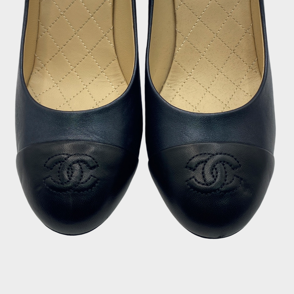 Chanel cc cap toe hot sale pumps