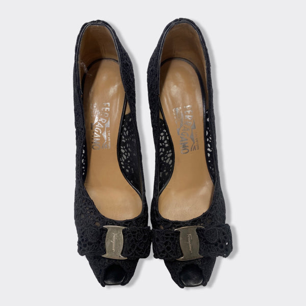 Ferragamo peep 2024 toe pumps