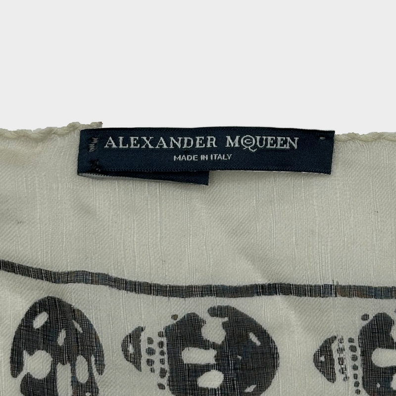 Alexander Mcqueen women's ecru and black skulls print silk scarf