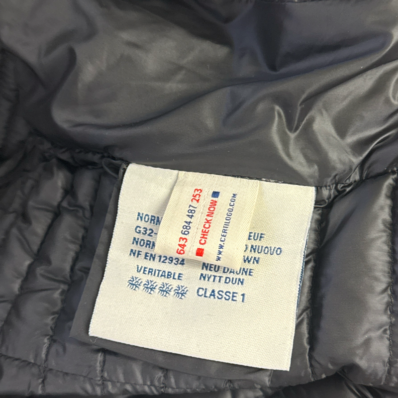 Moncler Women's Navy zipped Puffer Jacket