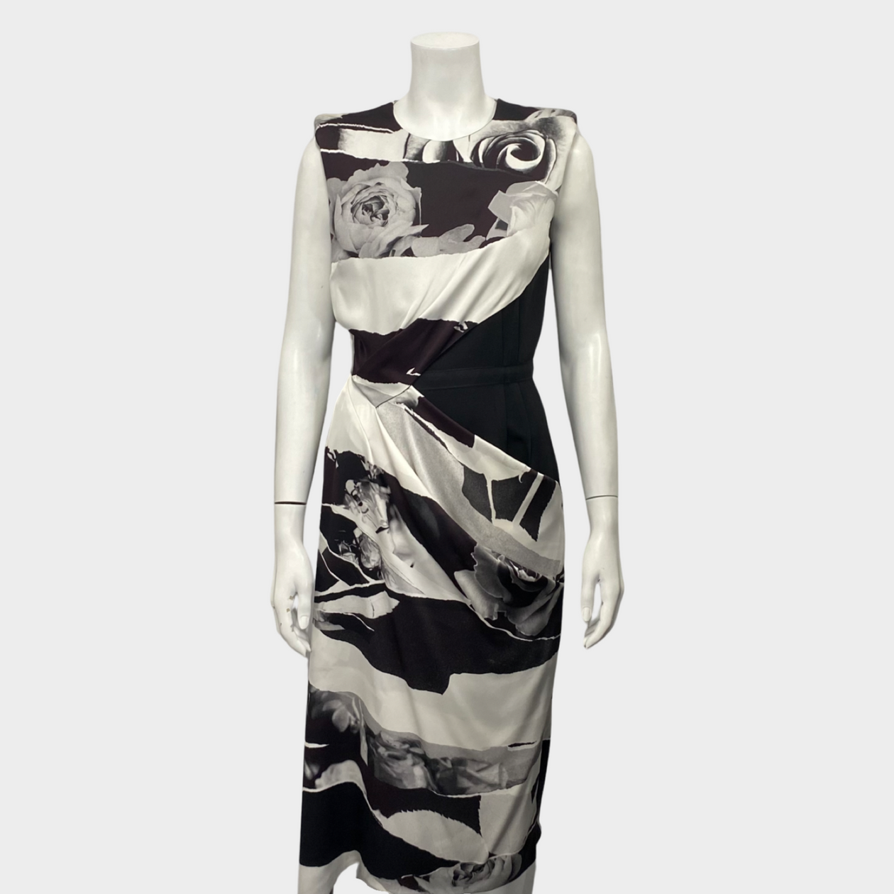 Alexander mcqueen black discount and white dress