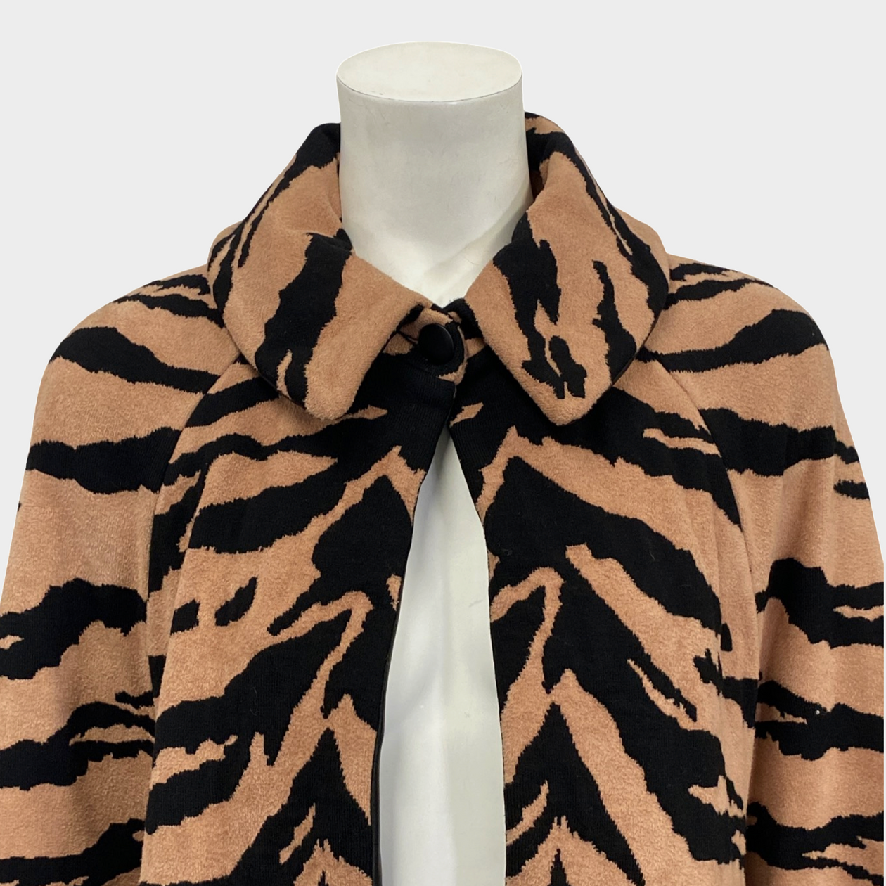 Alaia top leopard coat