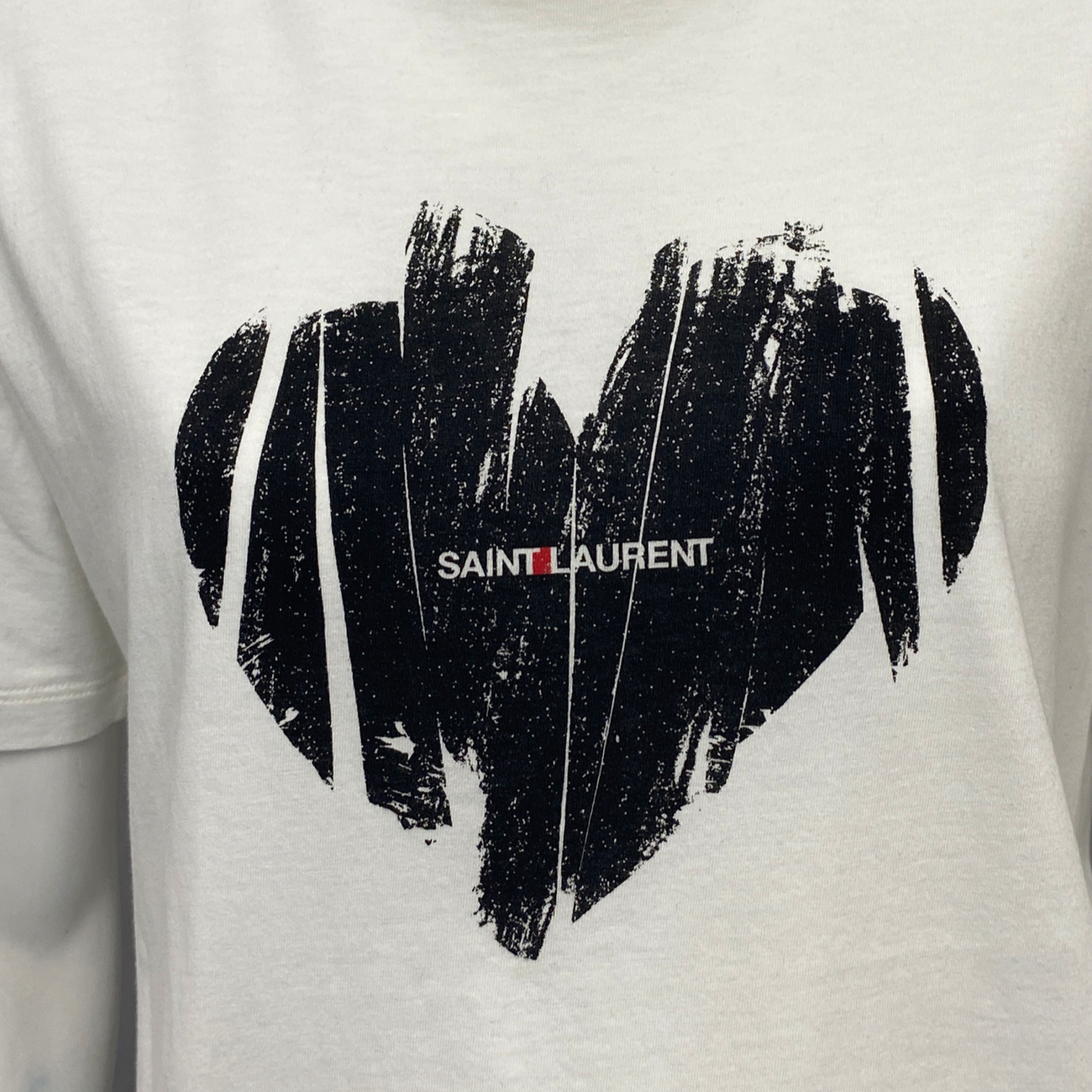 Saint Laurent women's white cotton heart logo print t-shirt – Loop 