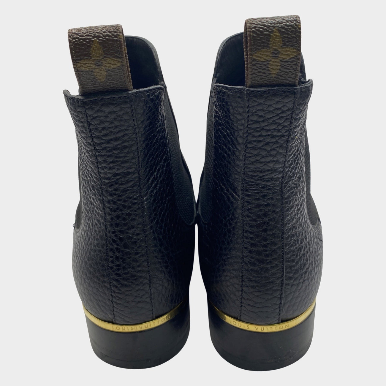 Louis Vuitton LV Monogram Leather Chelsea Boots - Black Boots, Shoes -  LOU810385