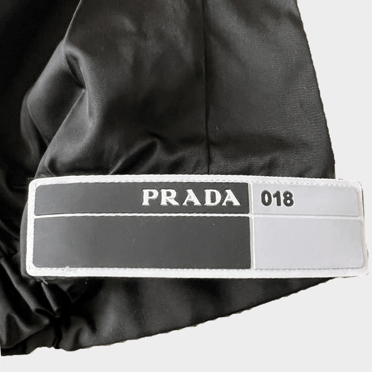 Prada 018 best sale