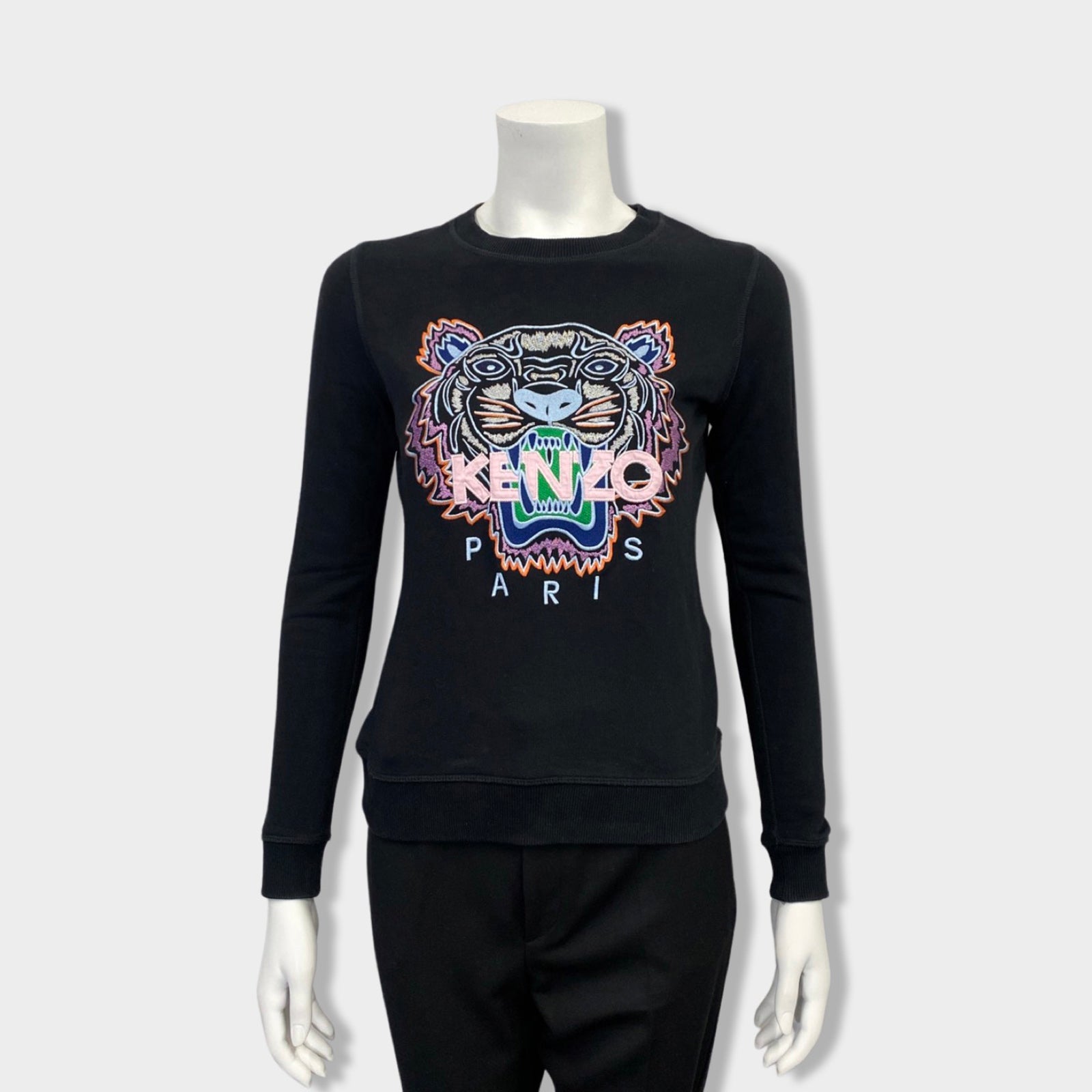 Kenzo black shop and pink sweatshirt