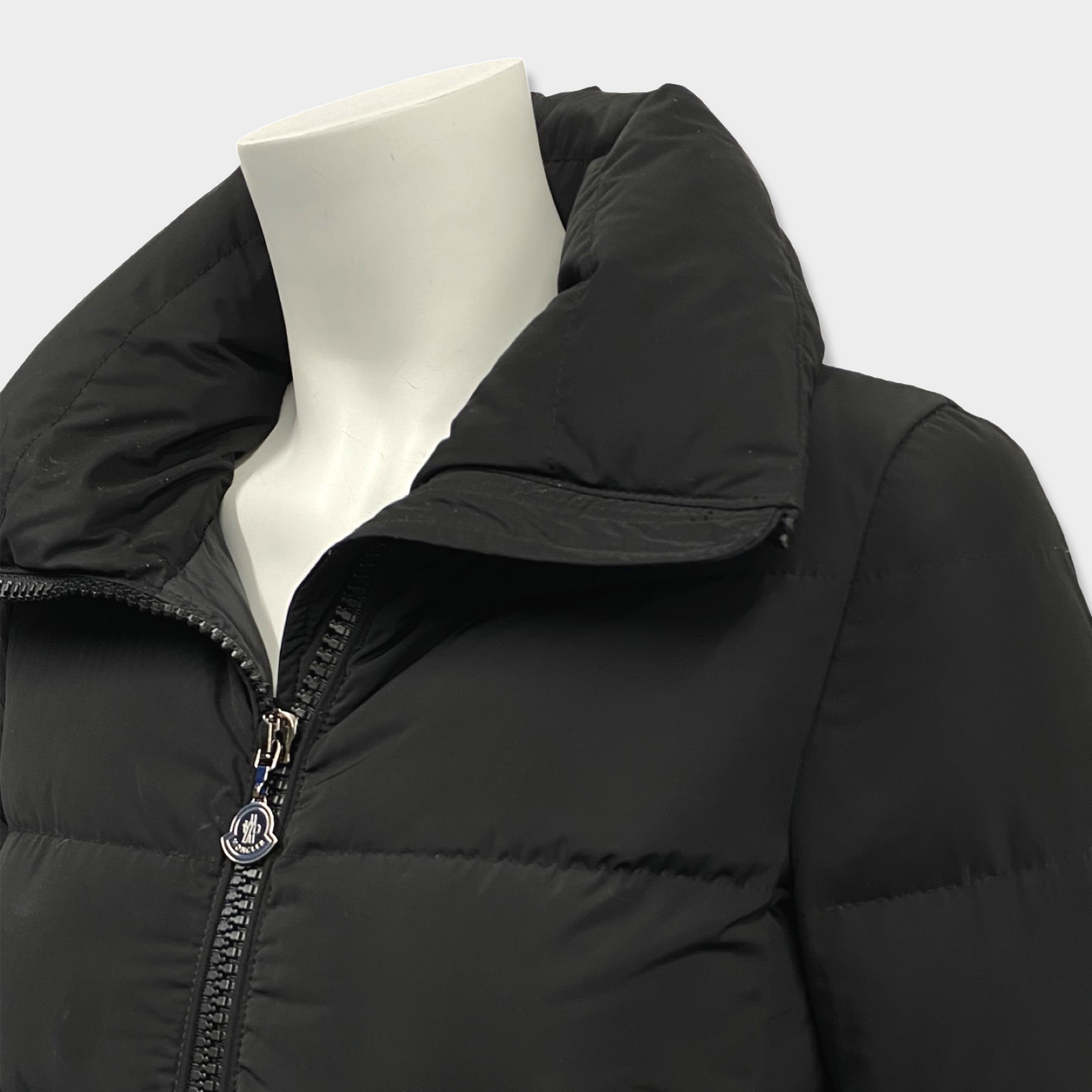 Moncler neva hot sale jacket