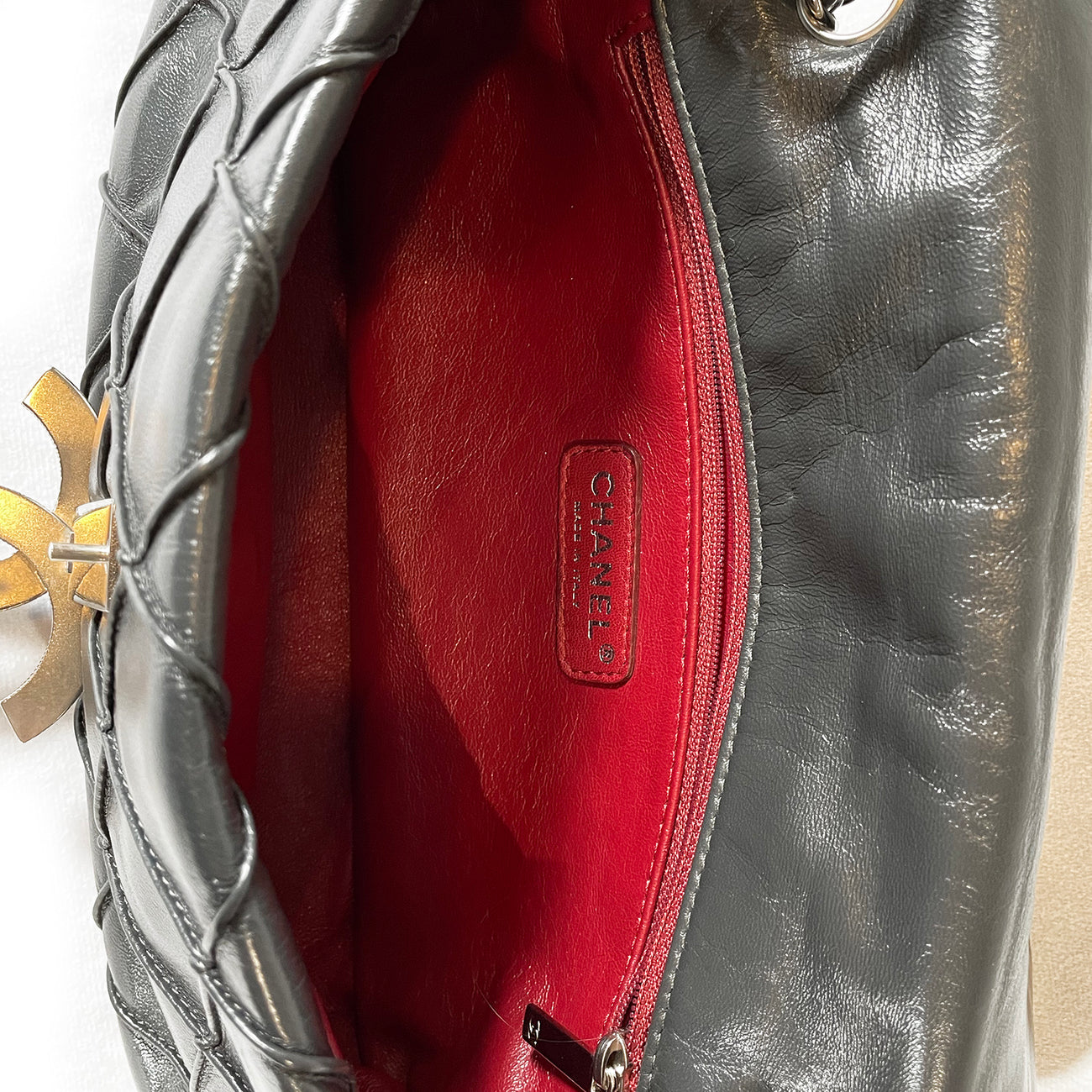Chanel anthracite leather handbag – Loop Generation