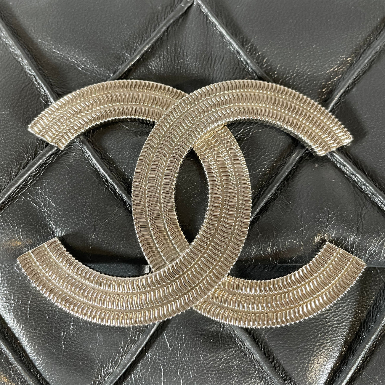 Chanel anthracite leather handbag – Loop Generation